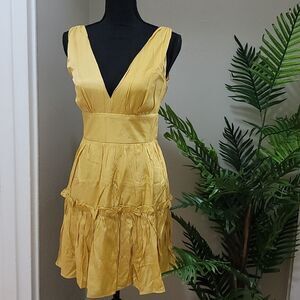 WOMEN'S SLEEVELESS V-NECK MINI DRESS